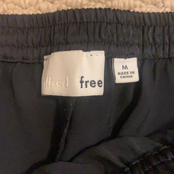 Satin black shorts - Picture 2 of 3